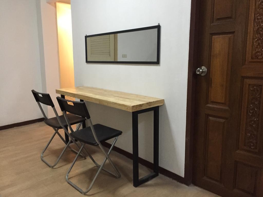 Once In Bangkok With Me Guesthouse Экстерьер фото