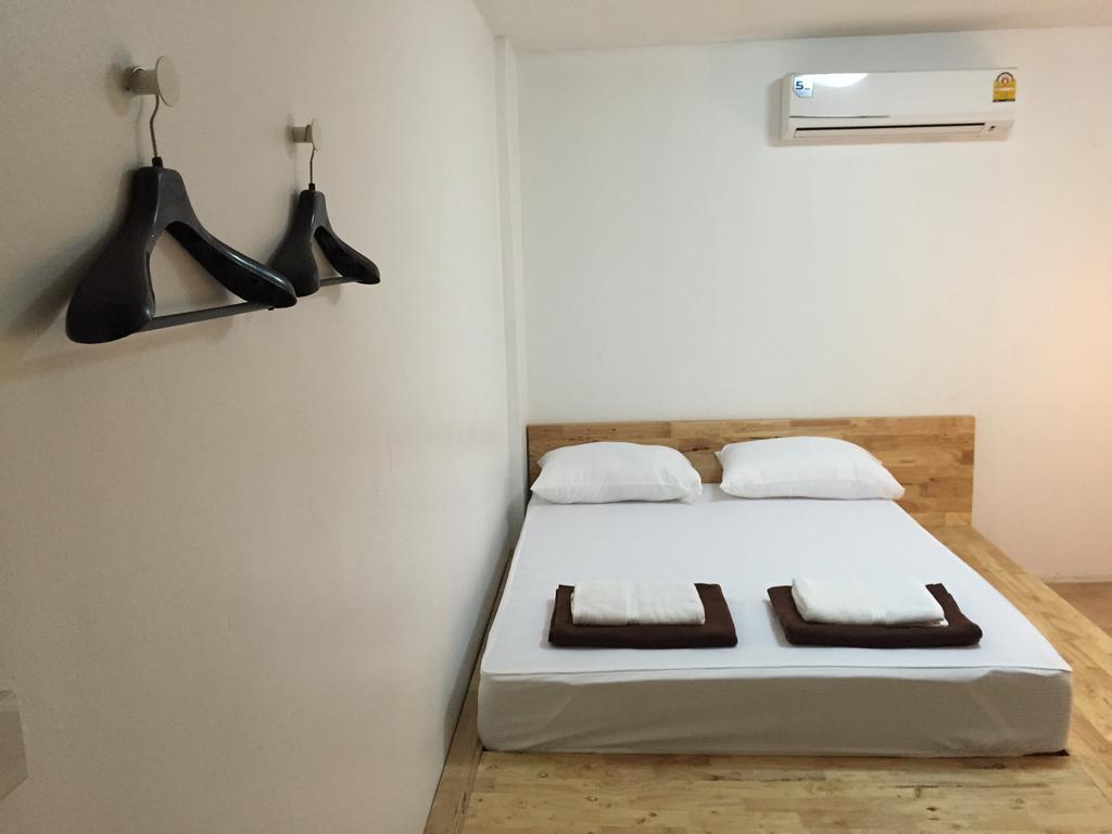 Once In Bangkok With Me Guesthouse Экстерьер фото