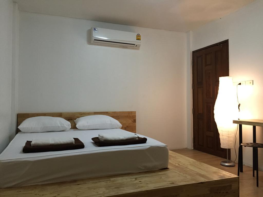 Once In Bangkok With Me Guesthouse Экстерьер фото